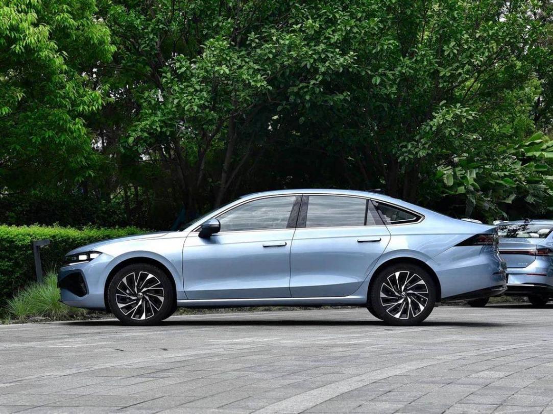 全新一代速腾l 9月9日上市!设计大变,轴距加长,尾标带新字母