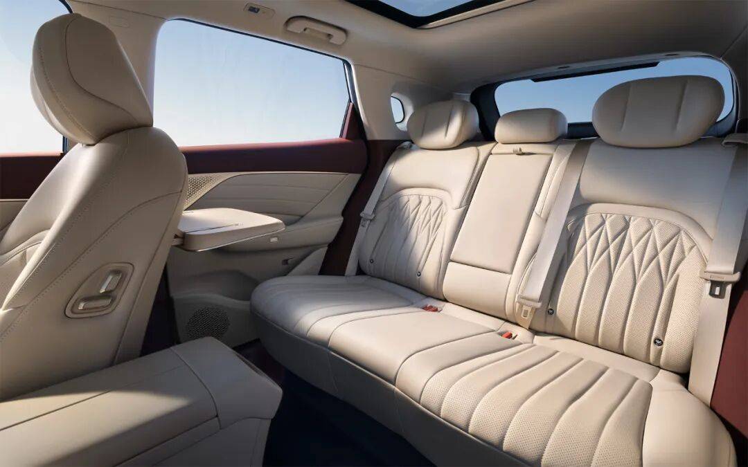 限时置换价11.39万起,东风风神l8哪个配置更划算?