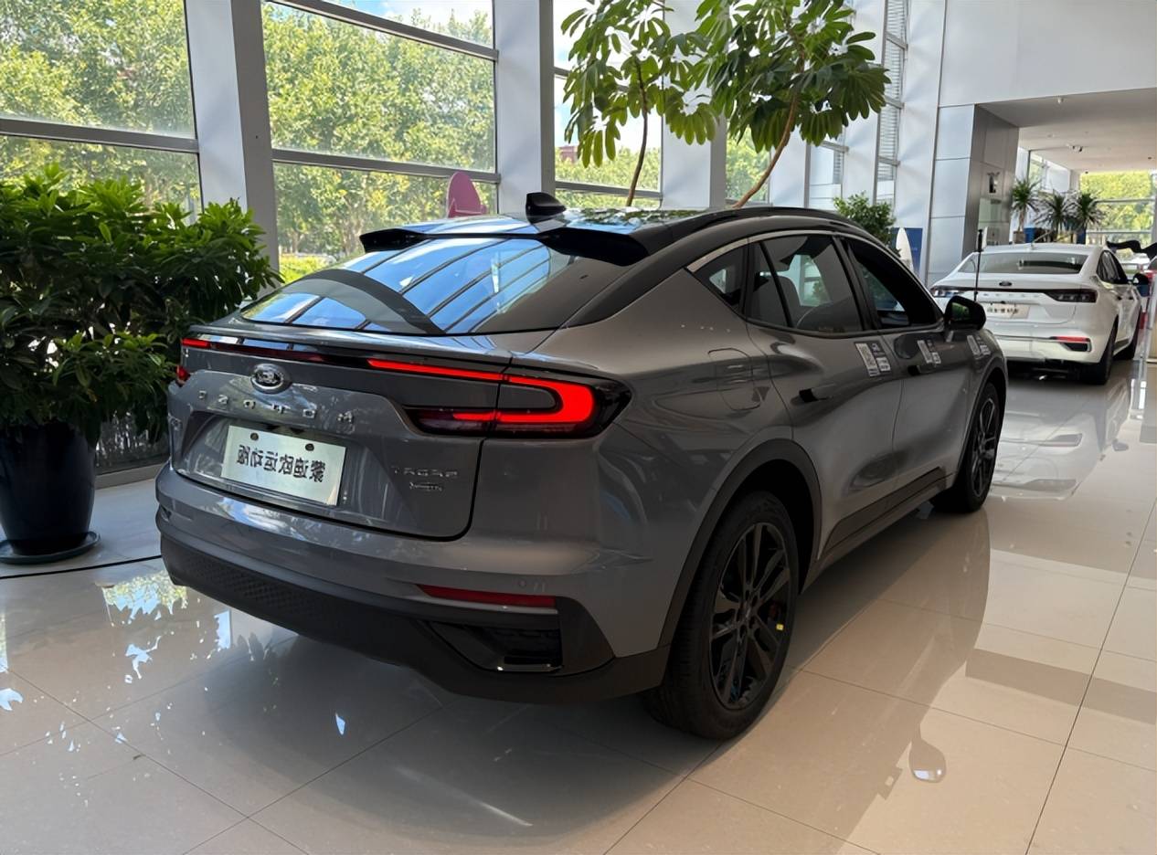 运动座驾新定义:蒙迪欧运动版的颜值与实用主义