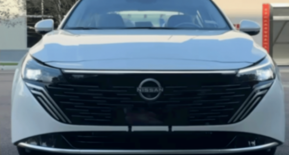 日产天籁plus实车曝光,造型调整/尺寸升级,配2.0t 鸿蒙座舱?