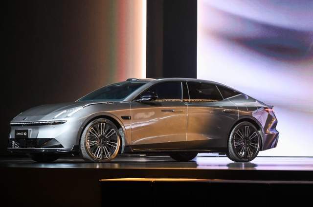 预算20万上下,买中大型插混运动轿车,领克10 em-p值得买吗?