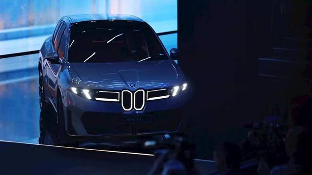 豪华自我革新,宝马再造智能电动“新世代”
