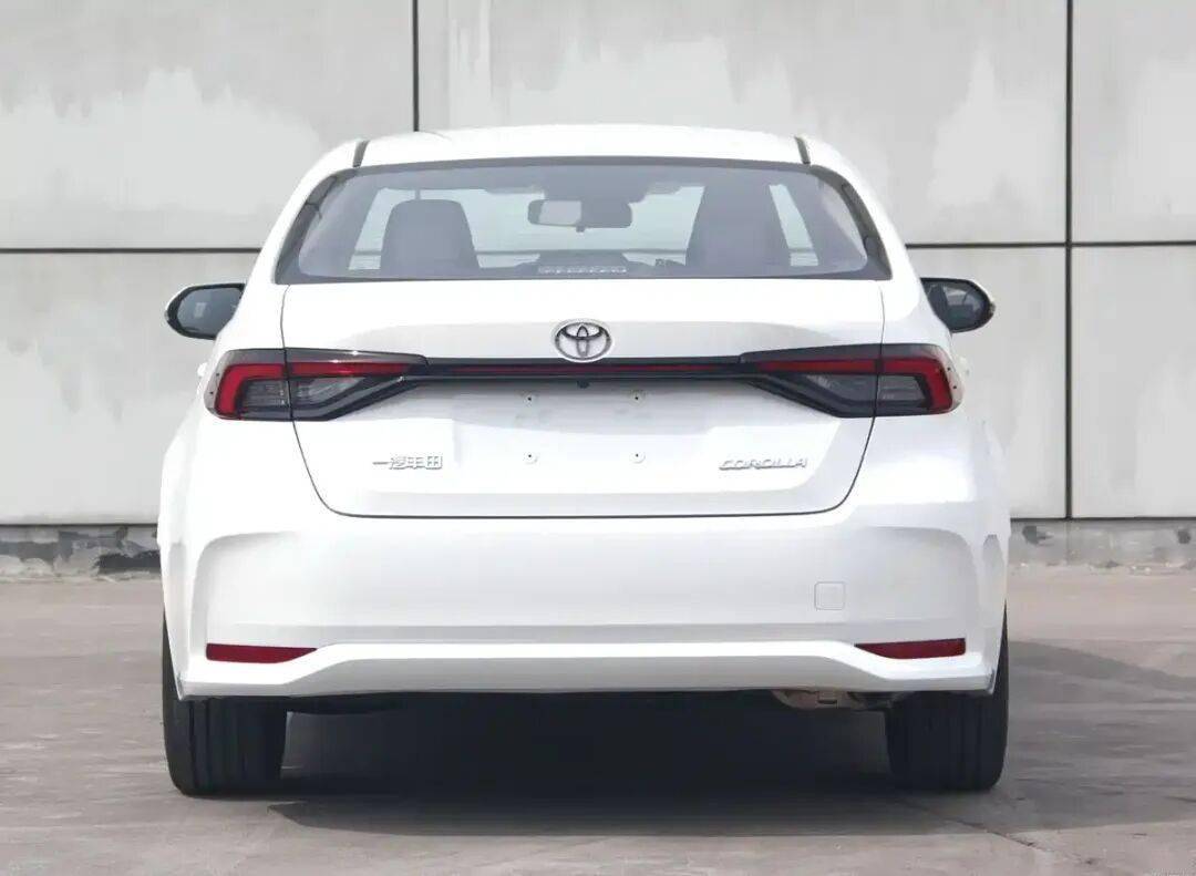 马路三大妈迎来中期改款,网友:卡罗拉像凯美瑞,轩逸像天籁!