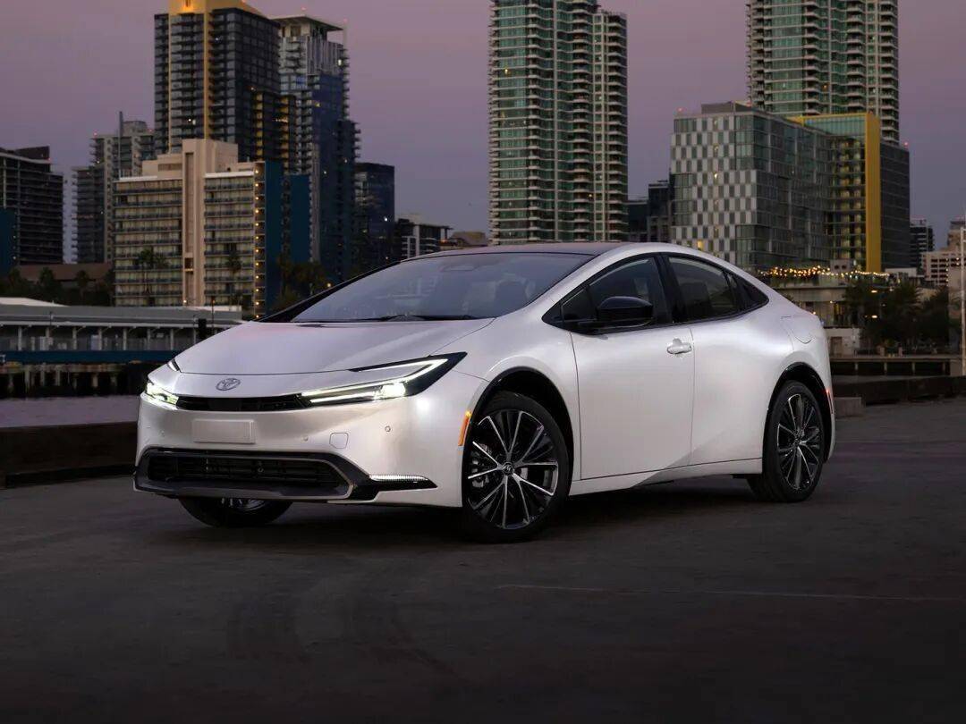 马路三大妈迎来中期改款,网友:卡罗拉像凯美瑞,轩逸像天籁!