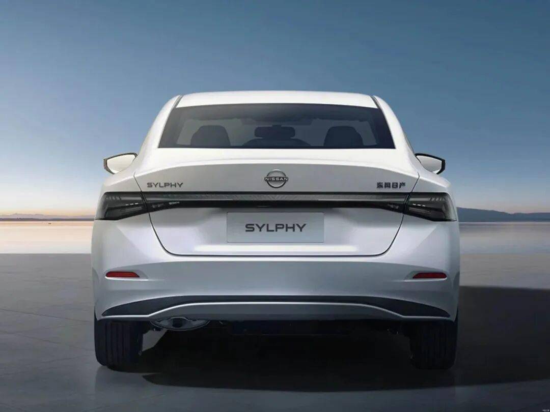 马路三大妈迎来中期改款,网友:卡罗拉像凯美瑞,轩逸像天籁!