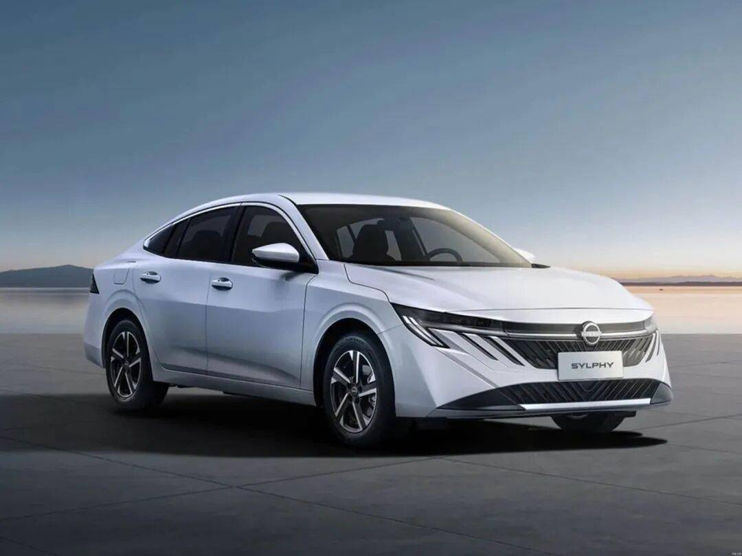 马路三大妈迎来中期改款,网友:卡罗拉像凯美瑞,轩逸像天籁!