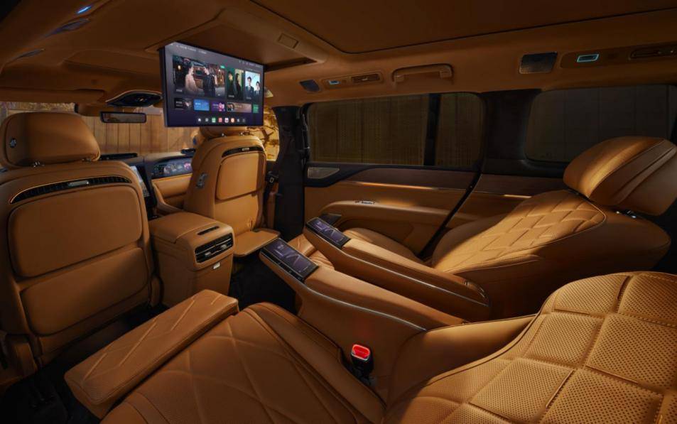 128万起享“三鼎级”体验!仰望u8l鼎世版重构行政豪华suv新标杆