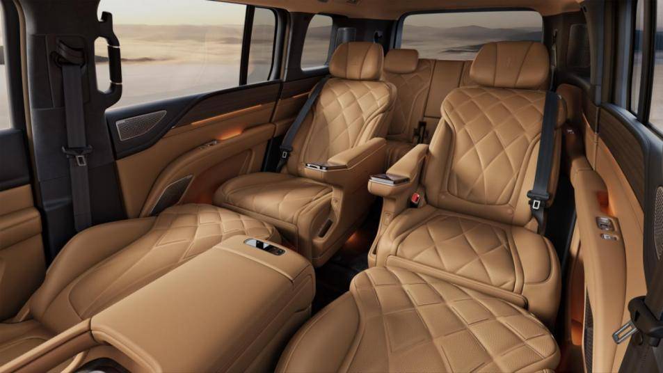 128万起享“三鼎级”体验!仰望u8l鼎世版重构行政豪华suv新标杆