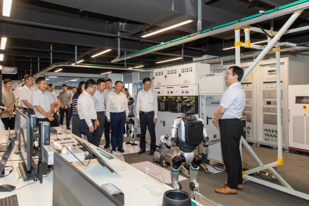 机器人转行当“电工”，宇树科技、国网杭州等签署“电力 具身智能”合作协议