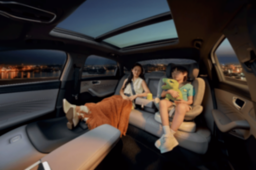 荣威m7 dmh上市:ai重构智能座舱,8.58万起重塑家轿市场格局