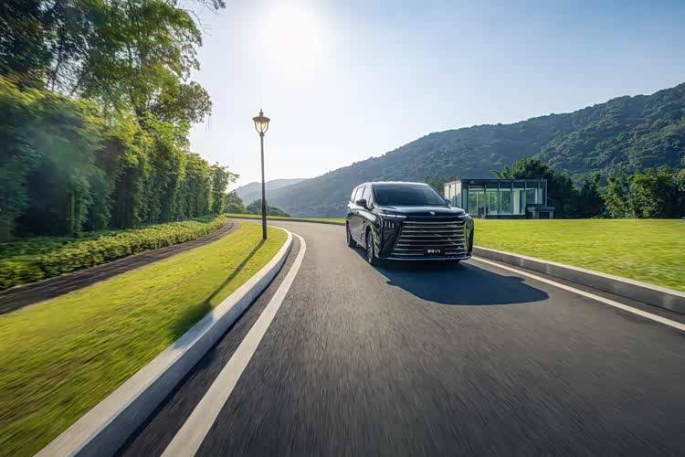 十一出行终极答案,星海v9装得下团圆,也载得动远方