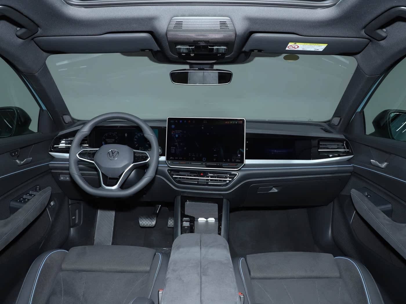 上汽大众帕萨特入门款11.45万,热门330tsi精英版到手价13.65万