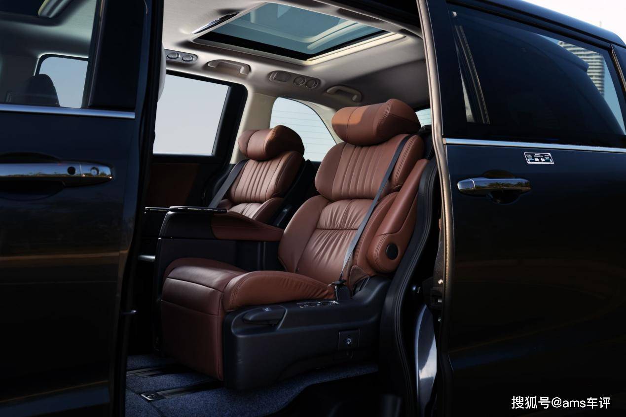 奥德赛混动版:口碑爆棚的“移动客厅”,年轻家庭抢着入!