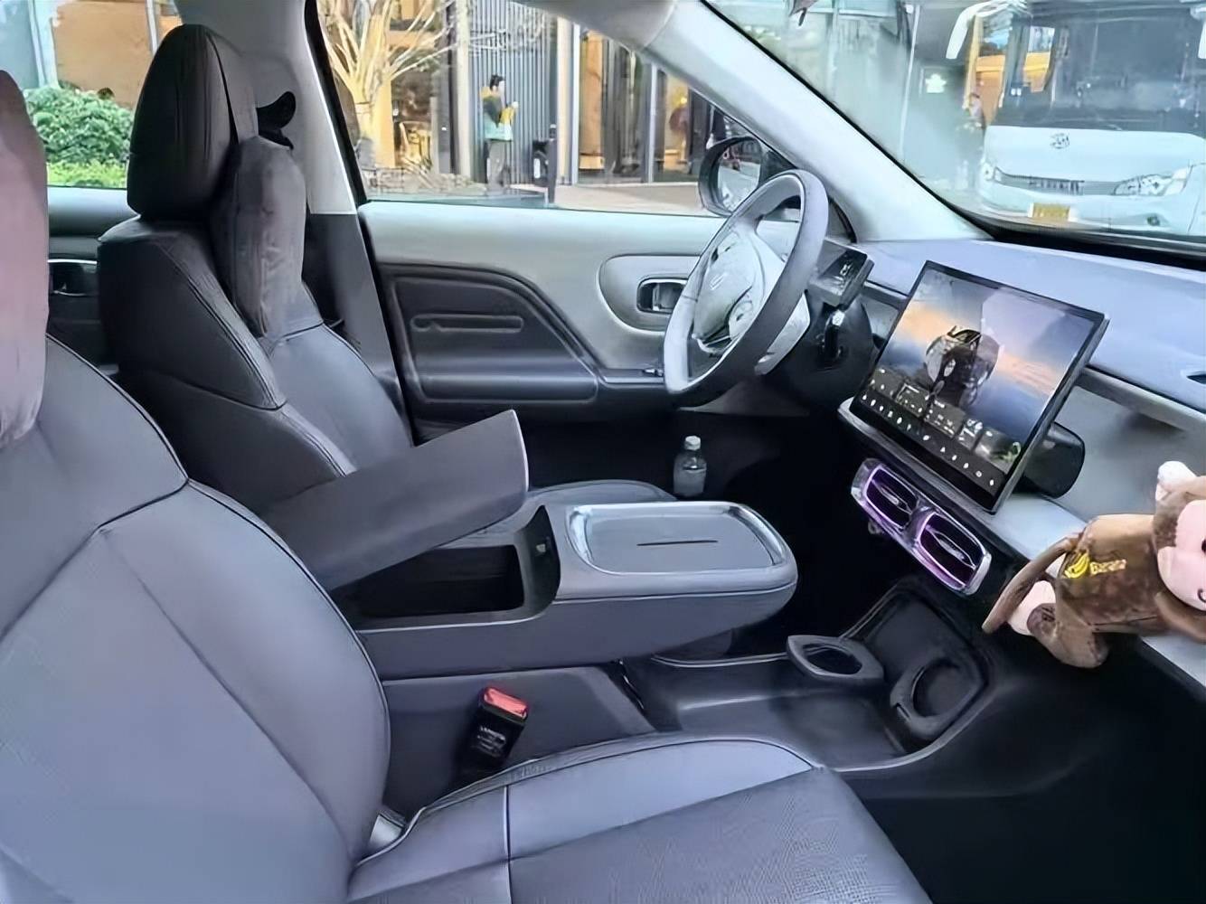 谁是广州车展爆款王?昊铂精准卡位,银河颠覆平权,丰田刚柔并济