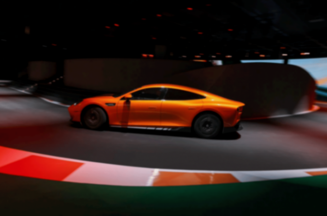 电动时代的超跑乐趣,由amg定义 amg gt xx概念车亮相2025梅赛德斯-奔驰xx科技创新日