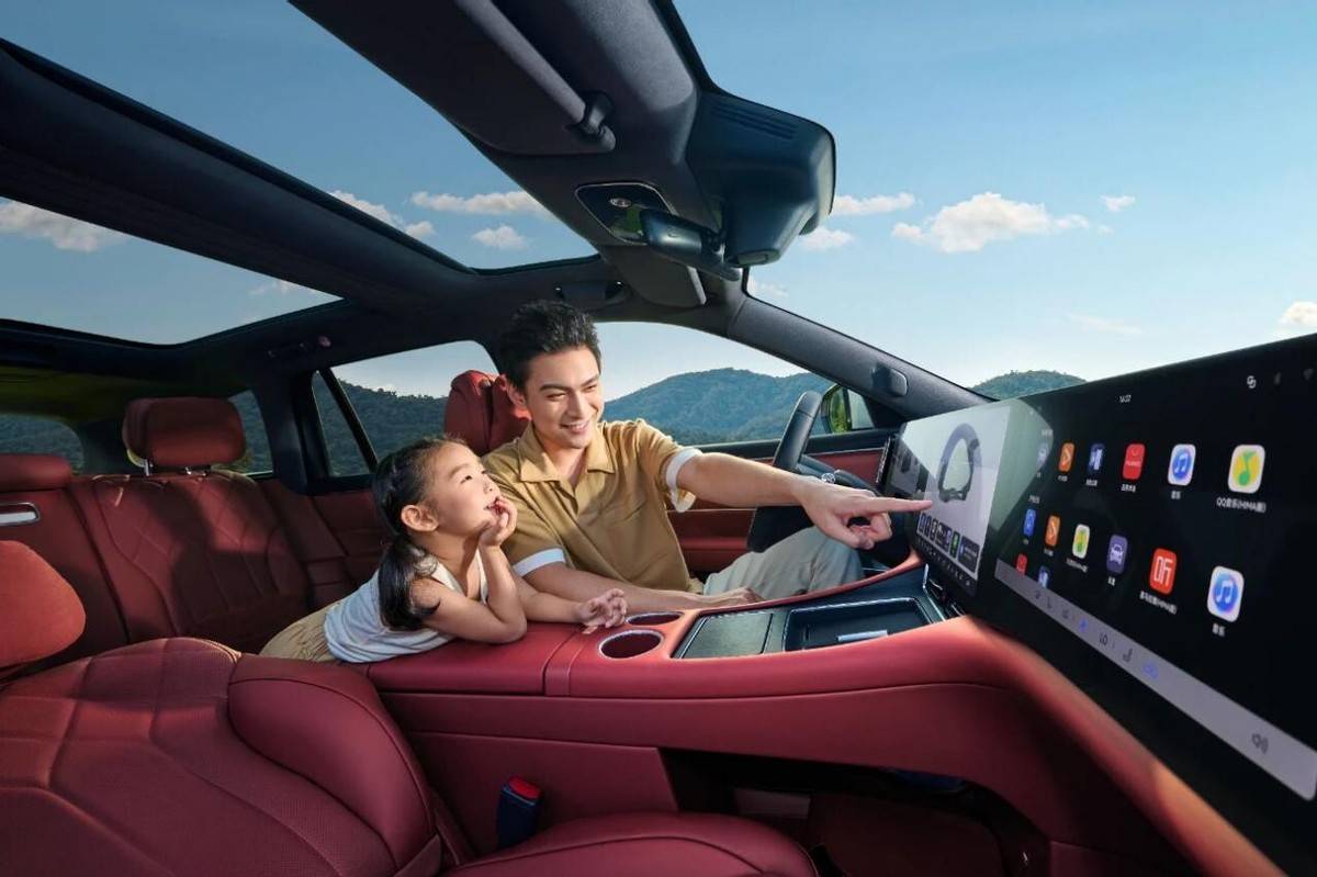 销量与口碑双印证:问界m8用13万 选择定义新豪华出行