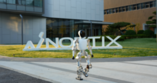 价格破万,人形机器人真的“平民化”了? 价格破万,人形机器人真的“平民化”了?